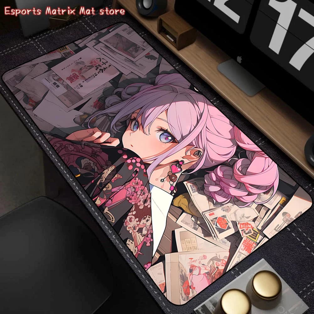 Tappetino per Mouse Anime con Ragazza dai Capelli Rosa e Viola, Grande Mousepad da Gaming, Tappetino da Scrivania con Collage di Riviste, Tappetino Antiscivolo per Tastiera
