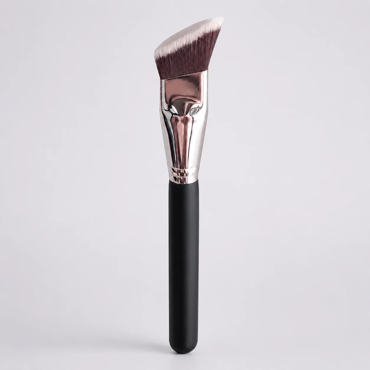 1/2 pennelli multifunzionali angolati per fondotinta, design con manico quadrato e testa piatta, pennello morbido per contouring, blush e correttore.