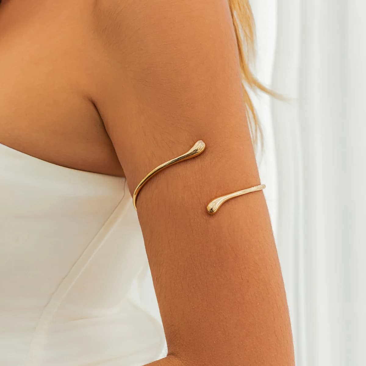 Salircon Simple Metal Water Drop Open Upper Arm Bracelet Bohemian Smooth Upper Arm Bracelet Women's Casual Party Jewelry Gift