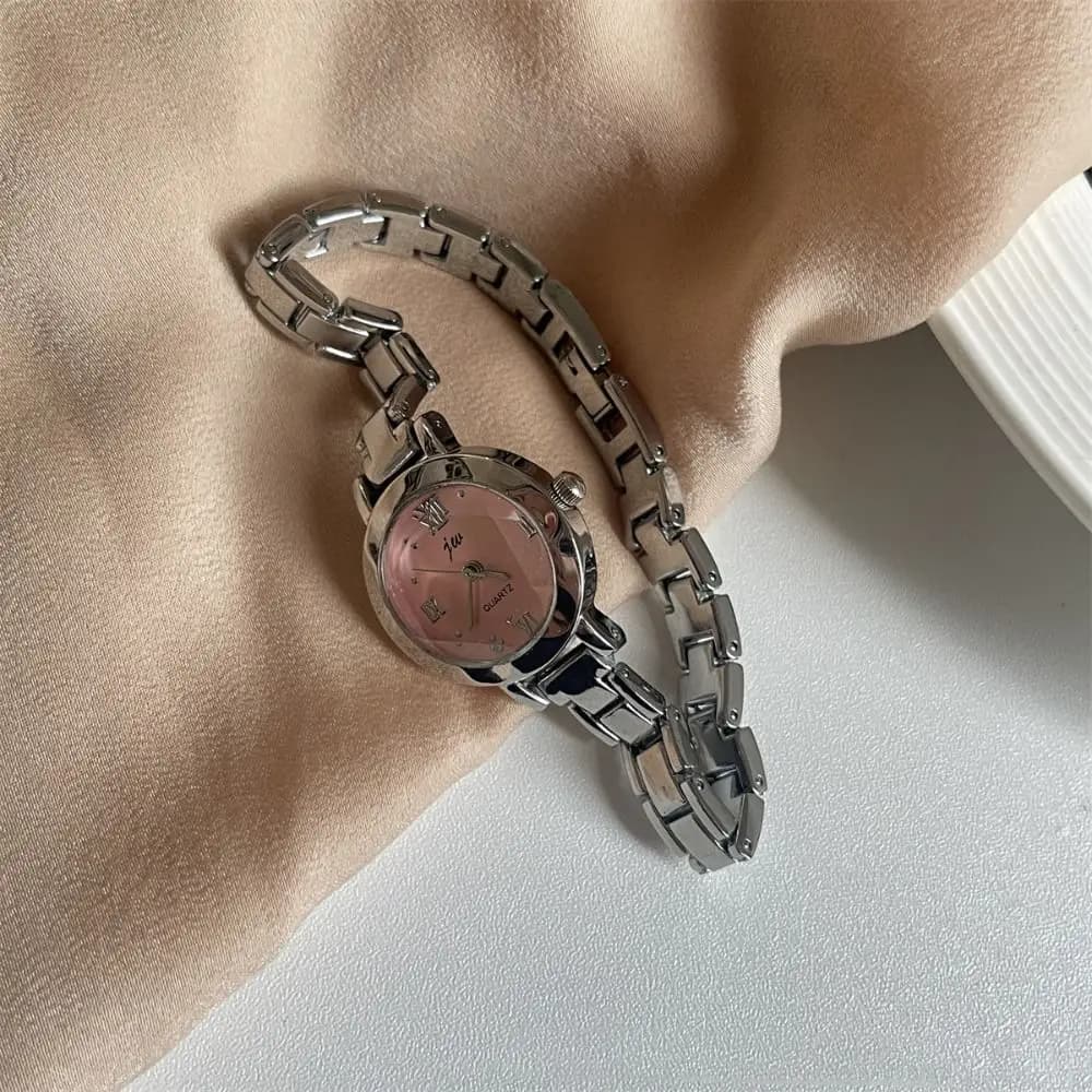 Fashionable Exquisite Golden Wrist Watch Small Round Dial Light Luxury Women Watch Classic Vintage Quartz Wristwatch Men