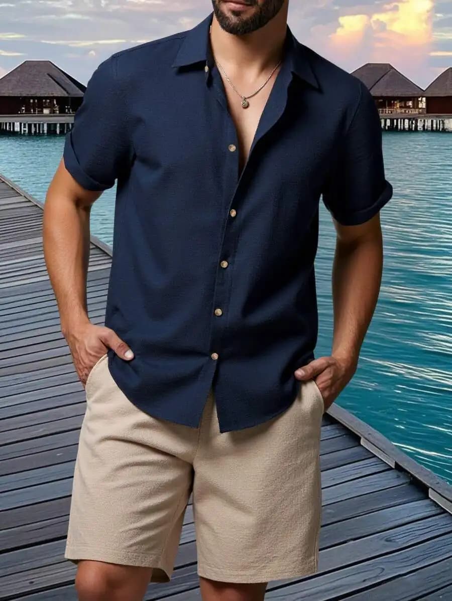 Completo casual da uomo per le vacanze con camicia a maniche corte e pantaloncini