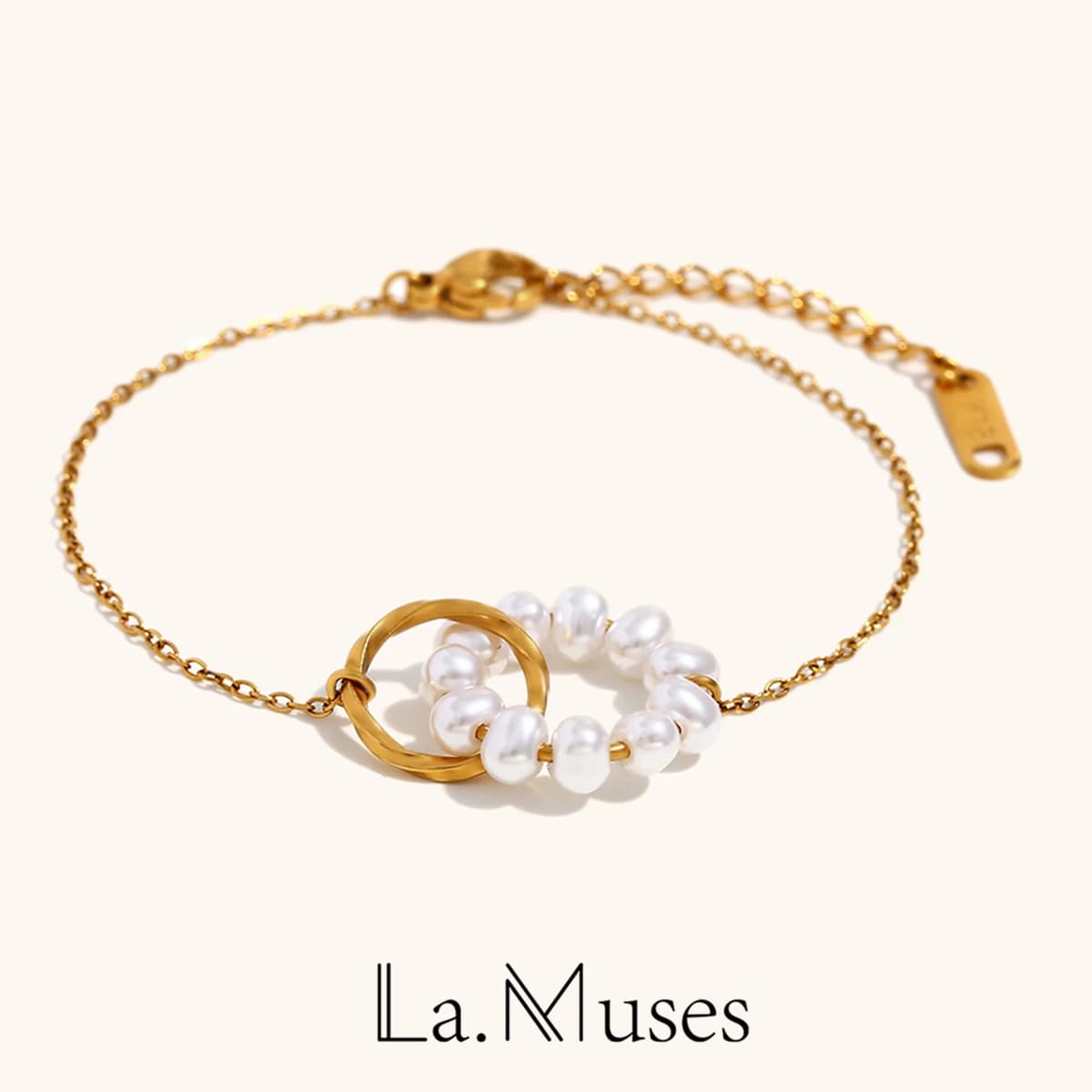 La. Muses Bracciale minimalista con doppio anello di perle d'acqua dolce Bracciale da donna in acciaio inossidabile Regalo di gioielli di moda