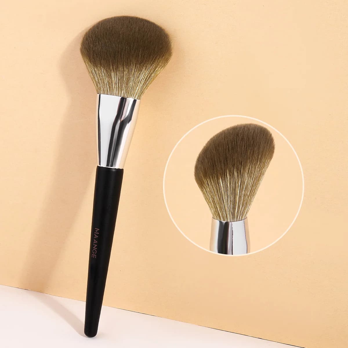MAANGE Pennello professionale per cipria inclinato Grandi capelli morbidi e densi per polvere minerale Cosmetici Miscelazione Strumento di bellezza Pennello Kabuki