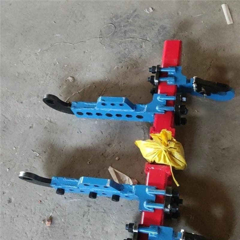 A new type of suspended tractor, medium and large universal device, traction plate, adjustment of deviation of weighted agricultural instruments