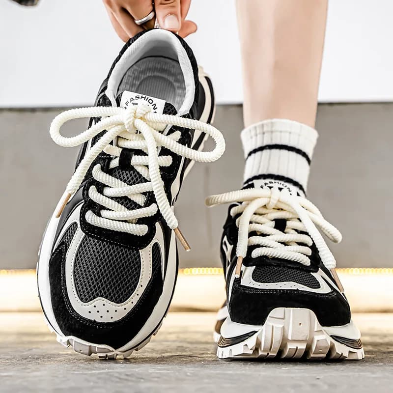 Scarpe Casual da Uomo 2026 Nuove Estive in Mesh Traspirante Versatili Scarpe Sportive Casual da Studente con Suola Morbida Leggere da Corsa
