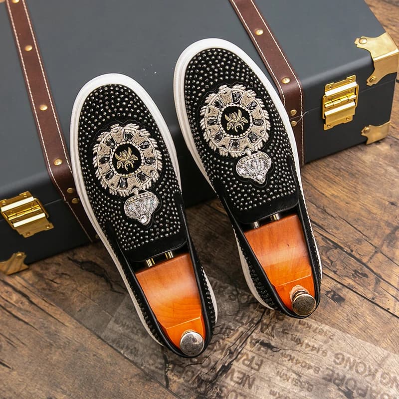 New Fashion Men's Moccasins Fashion Black Slip-on Comfortable Shoes High-end Trekking Shoes for Outdoor Guide Size 38-45 Men's Shoes
