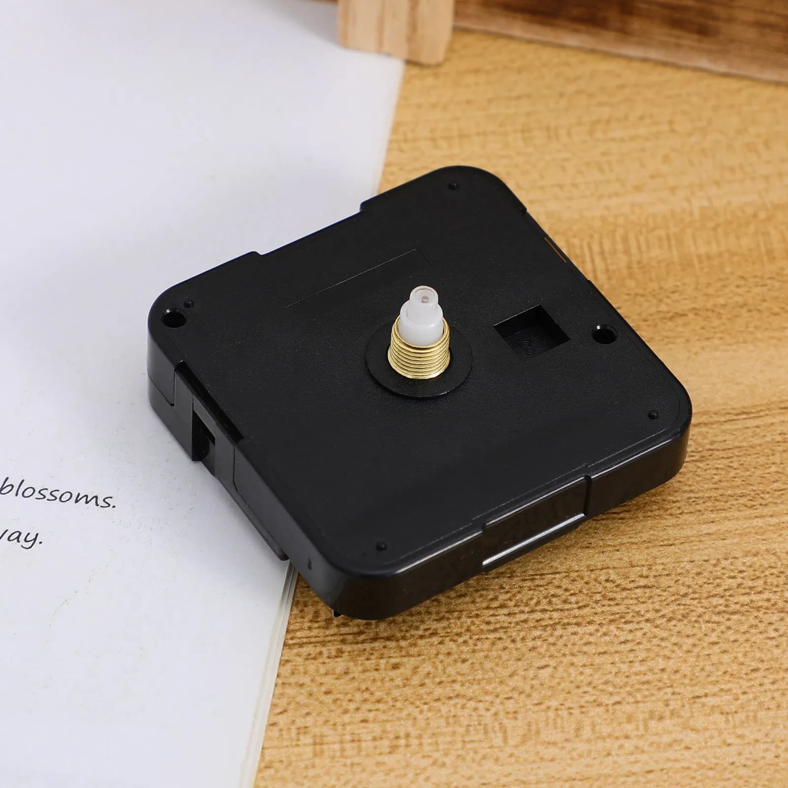 Replacement mechanism for DIY quartz watch, for wall clock repair, powered by 1 AA battery (not included)