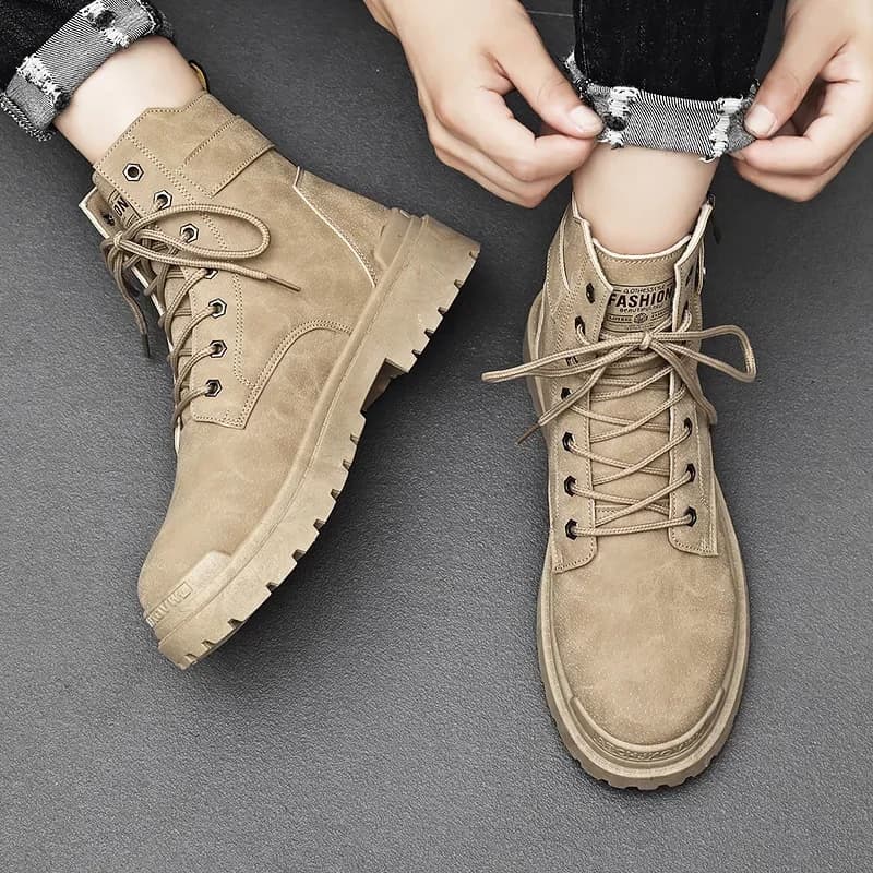 Stivali da uomo all'aperto autunno e inverno scarpe da trekking antiscivolo resistenti all'usura scarpe da corsa fuoristrada stivali di jeans scarpe da moto