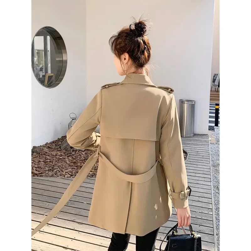 Giacca a vento corta stile kaki Hepburn per donna 2024 Trench primaverile e autunnale con cintura Giacca con lacci alla moda di fascia alta