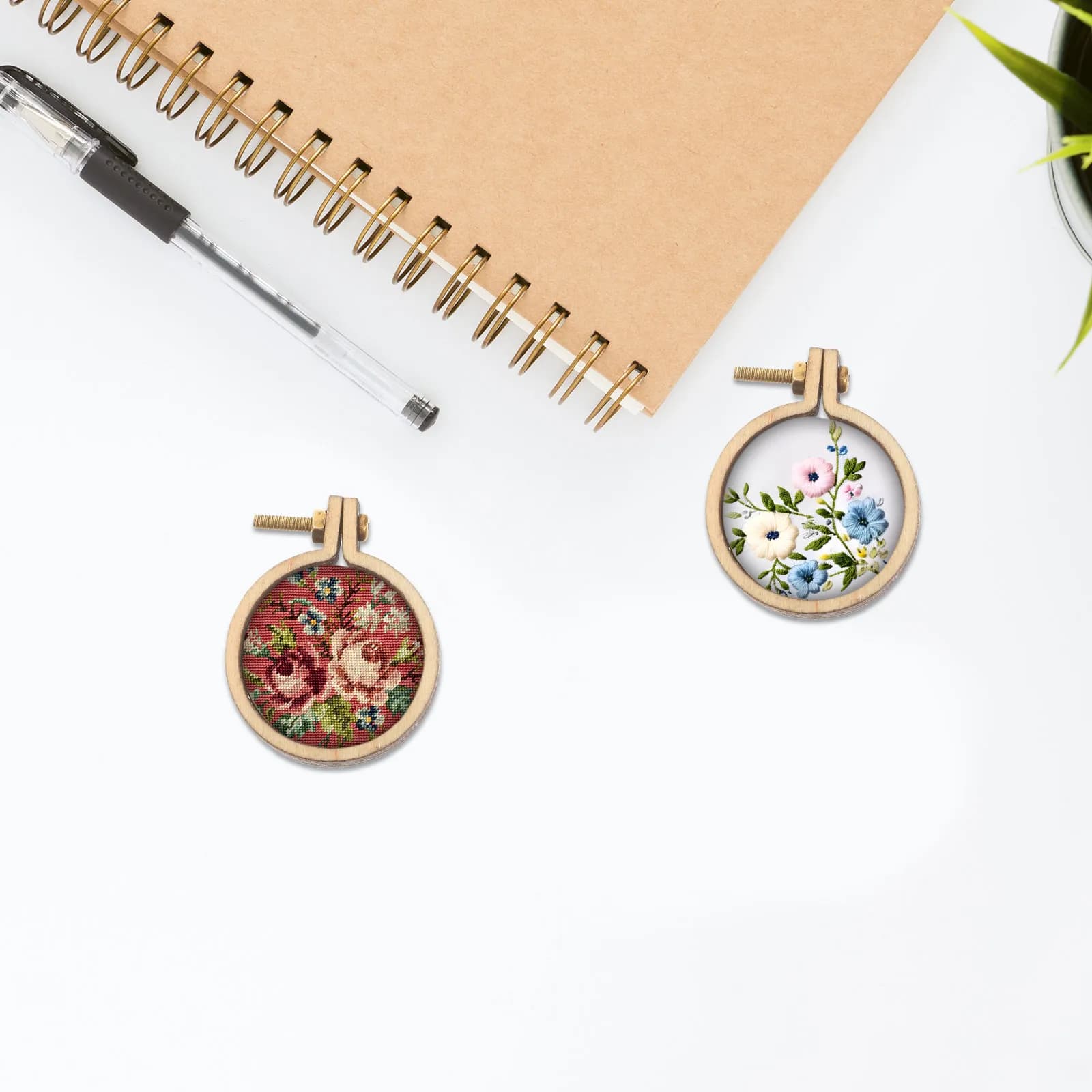 10Sets Mini Cross Stitch Hoops Wooden Embroidery Frames DIY Craft Rings Tiny Jewelry Embroidery Supplies Handwork Circles
