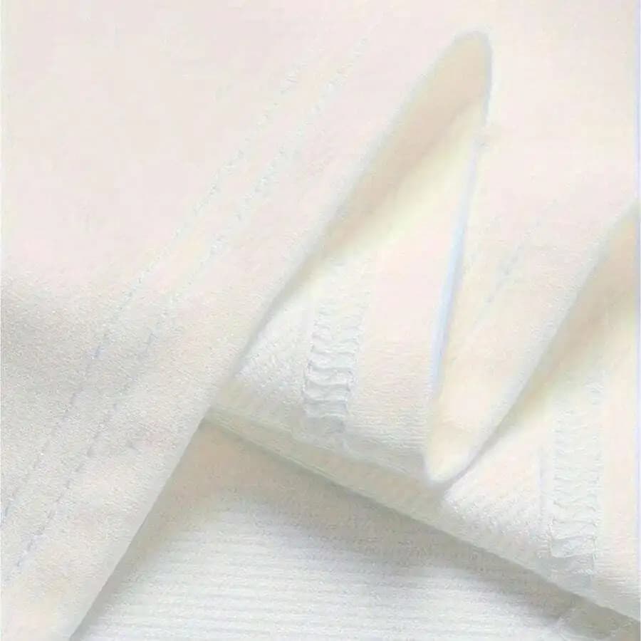 Completo estivo casual da uomo in maglia a due pezzi: t-shirt con scollo rotondo e pantaloncini