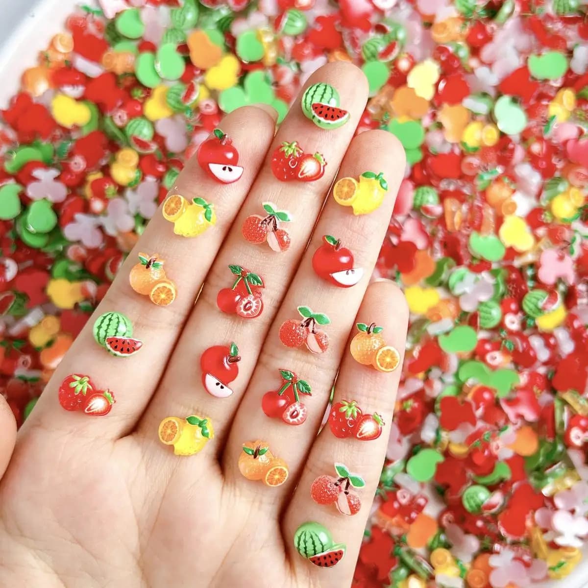 Simulazione mista casuale Mini serie di frutta Decorazione per unghie in resina 3D Kawaii Limone Ciliegia Mela Ciondoli per unghie per artigianato fai-da-te