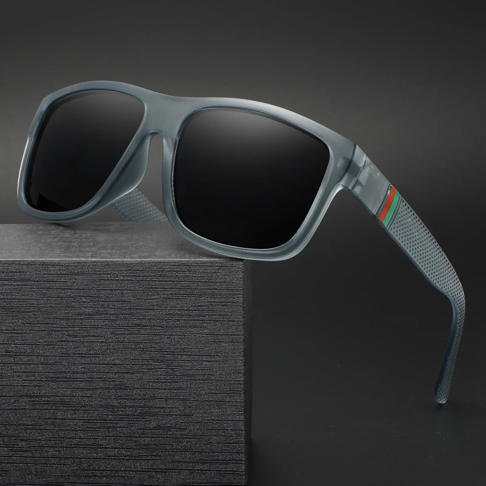 New UV400 Men's Sunglasses Hiking Sunglasses Outdoor Sports Sunglasses Men's Square Goggles