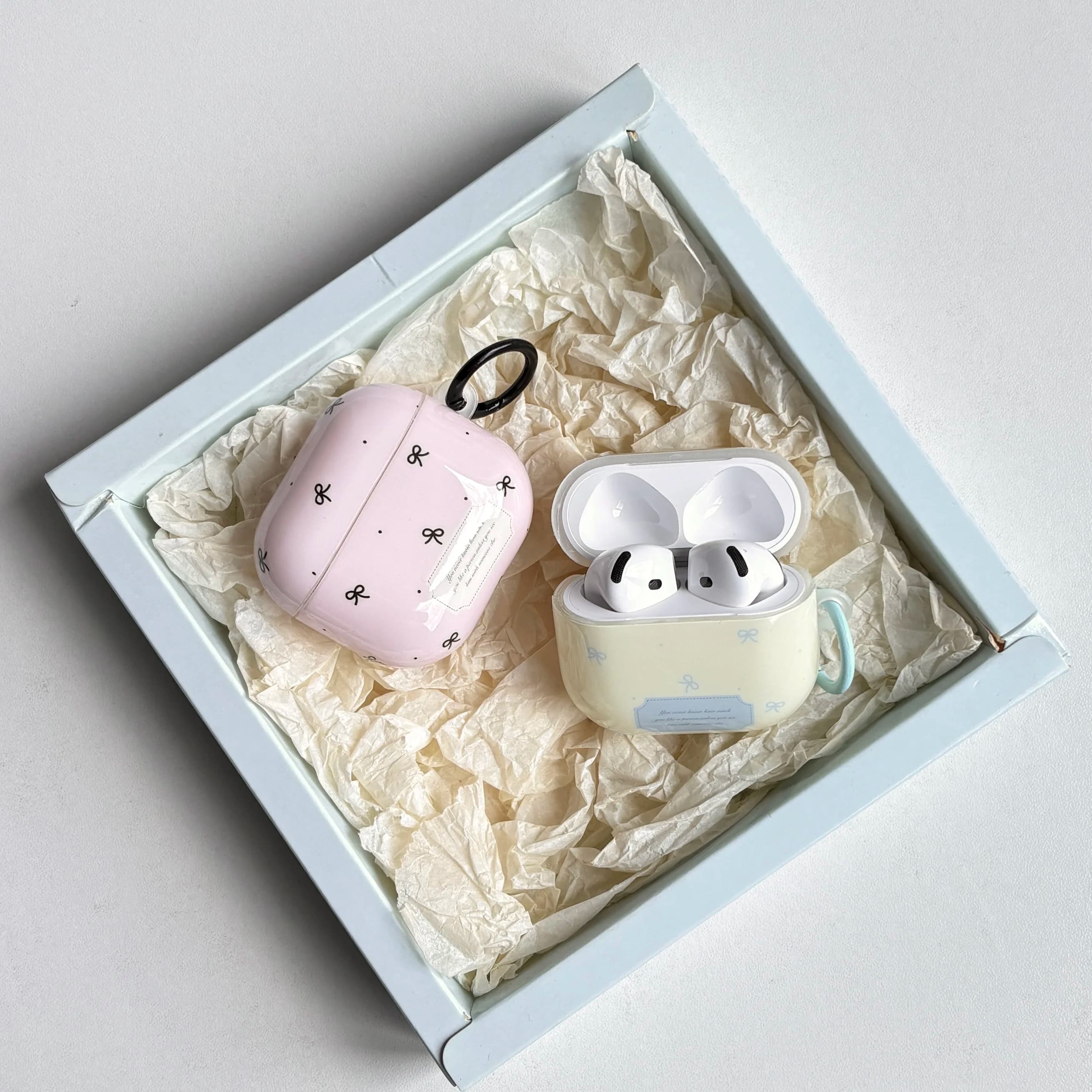 Custodia Protettiva per Auricolari Serie Simple Macaron con Motivo a Pois e Fiocco Rosa Giallo per AirPods 1 2 3 4 Pro Pro2 Pro3