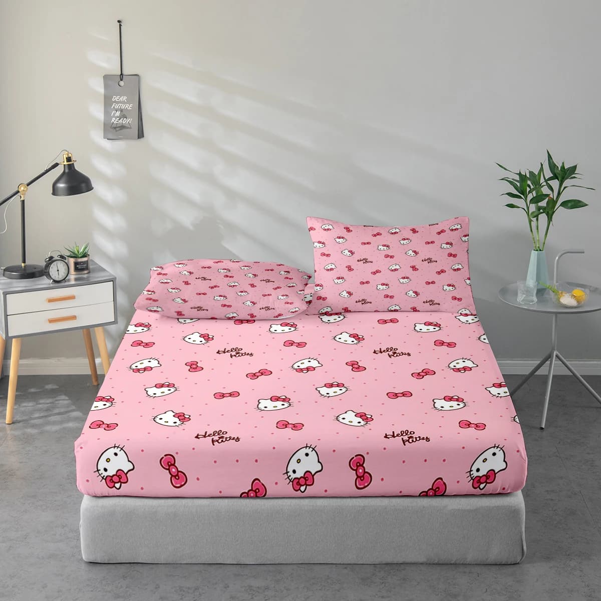 Set di lenzuola con stampa digitale ad alta definizione in 3 pezzi Set di lenzuola con stampa floreale di grandi dimensioni Hello Kitty Include 1 lenzuolo con angoli + 1/2 federa Adatto per camera da letto, stanza degli ospiti, decorazioni per la casa Lenzuolo con angoli in fibra di poliestere + federa Tessuto spesso e ultra morbido Confortevole per tutte le stagioni Lavabile in lavatrice