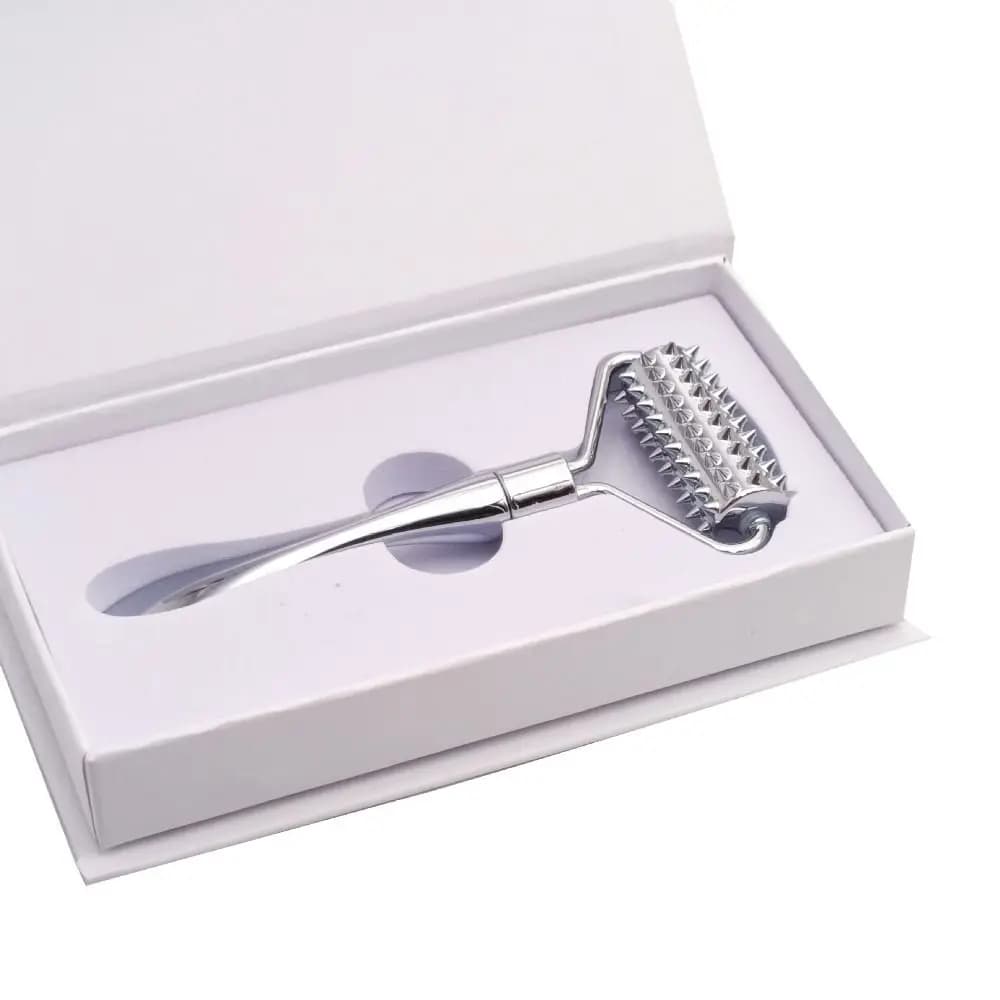Scraping Roller Thin Lift Chin Neck Beauty Gua Sha Zinc Alloy Face Roller Skin Care Tools Pointed Massager Roller Mask Spatula