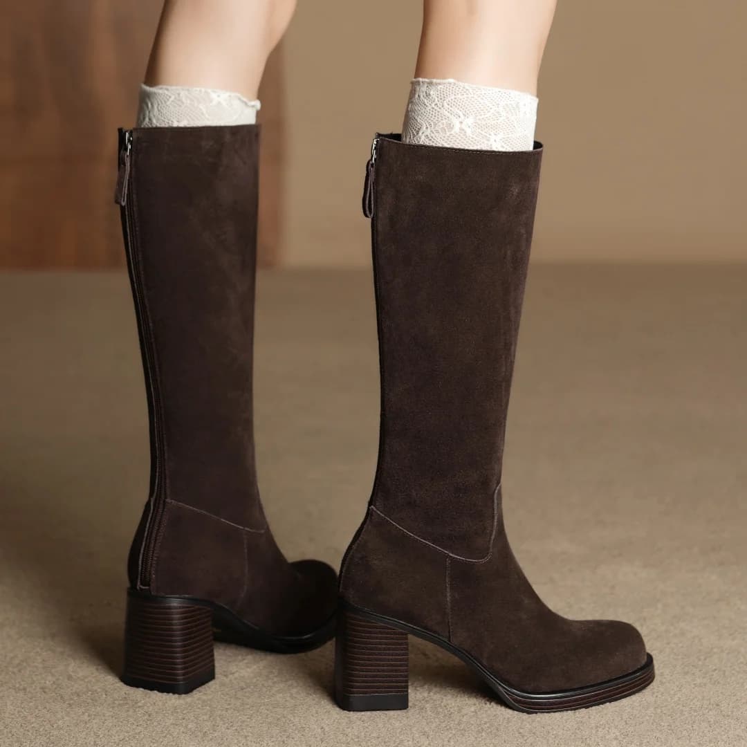 Stivali alti al ginocchio autunnali in pelle scamosciata naturale da donna con punta tonda e zip posteriore Stivali lunghi da donna eleganti con plateau con tacco grosso da 7,5 cm caldi
