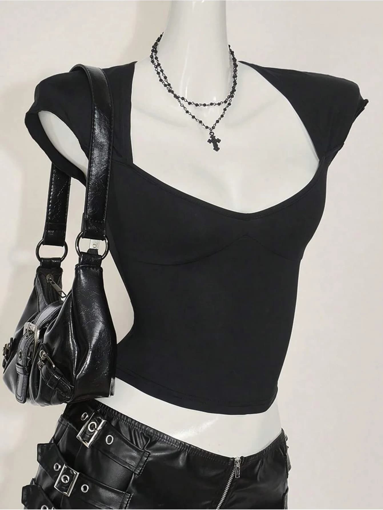 Sexy new women's backless low neck solid color slim fit fashionable backless short sleeved T-shirt top