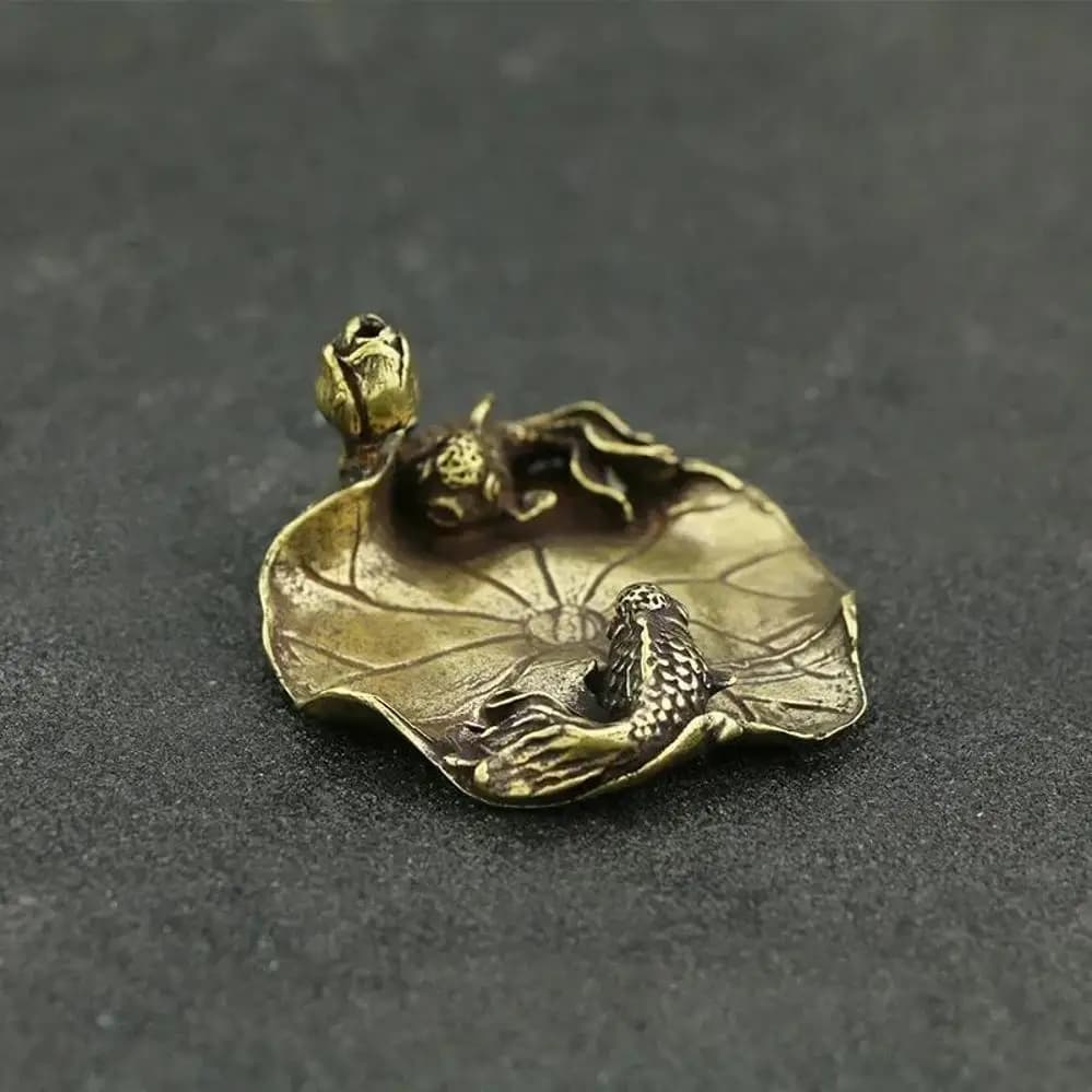 1 Pcs Nuovo Retro ottone Pesce d'oro Loto foglia statua in miniatura decorazione della casa incenso bastone ottone scultura ufficio scrivania decorazione