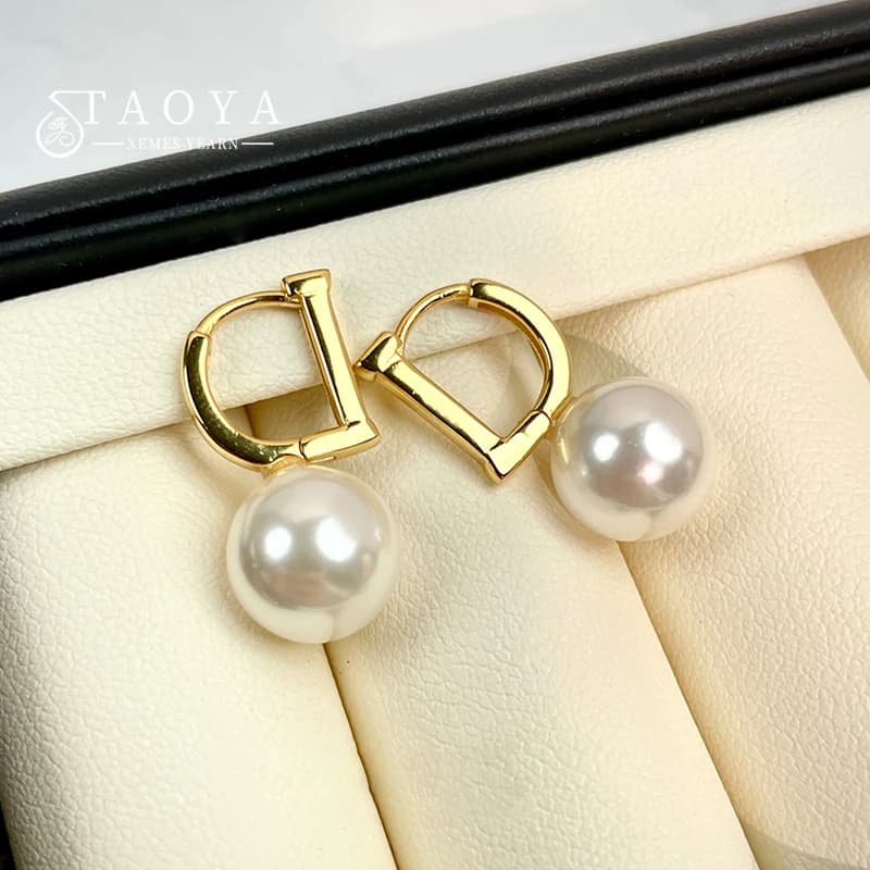2025 New Design Metal D-Letter Imitation Pearl Pendant Earrings Korean Fashion Jewelry For Women‘s Christmas Luxury Accessories
