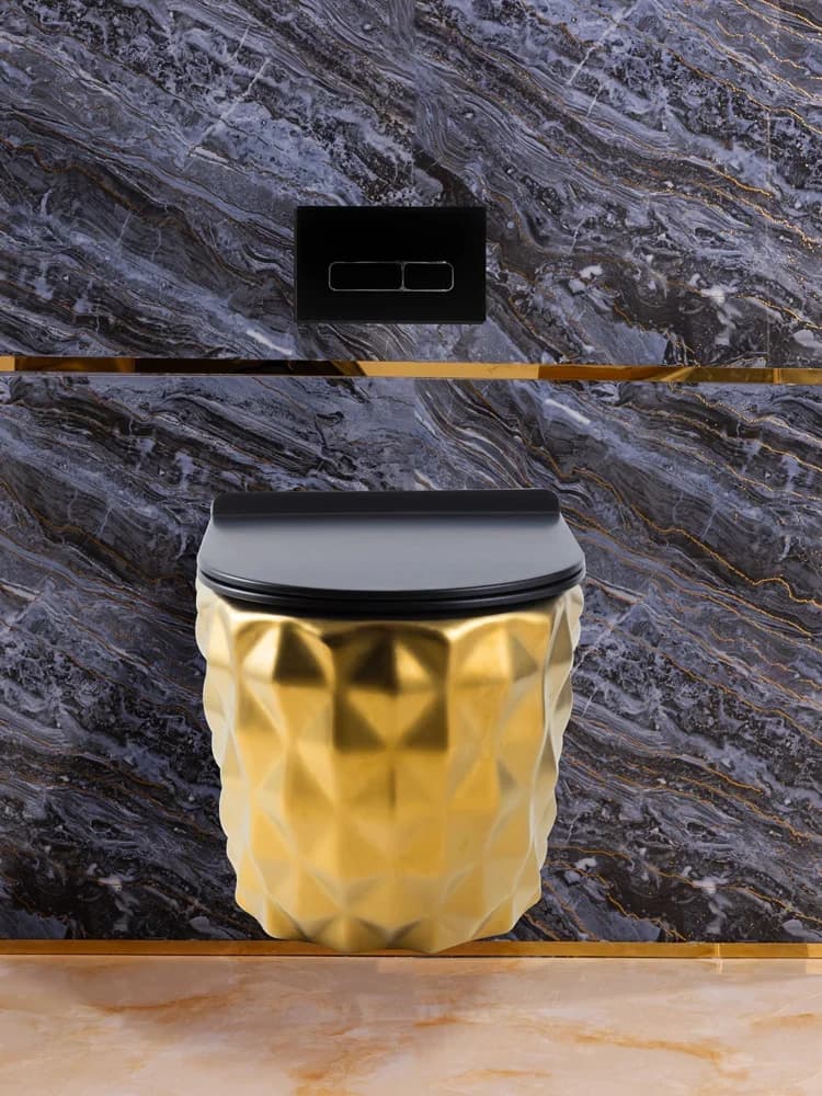 Piccolo tipo domestico in oro nero opaco per uso domestico nascosto appeso al WC con serbatoio dell'acqua a parete