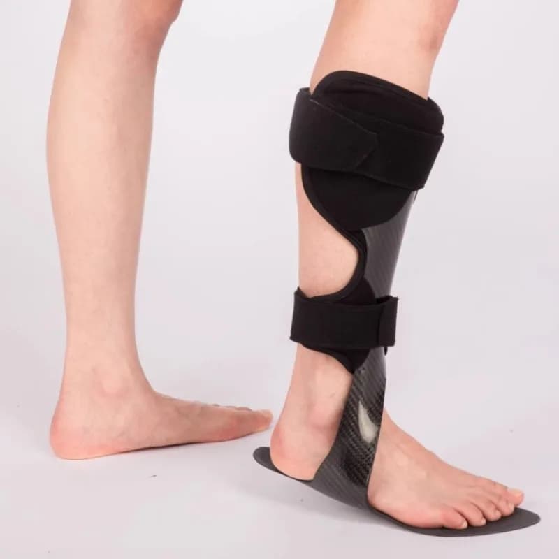 Plantari Alluminio Fibra di carbonio Caviglia Piede Ortesi Piede Drop Brace Supporto per uomo Donna Staffa di fissaggio Supporto per il piede