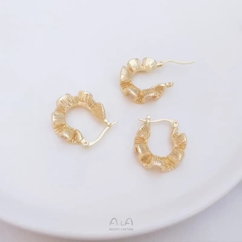 Orecchini a cerchio in oro 14K colorato, con pizzo plissettato tridimensionale, alla moda, di nicchia, di lusso discreto, con texture a anello, stile Ins