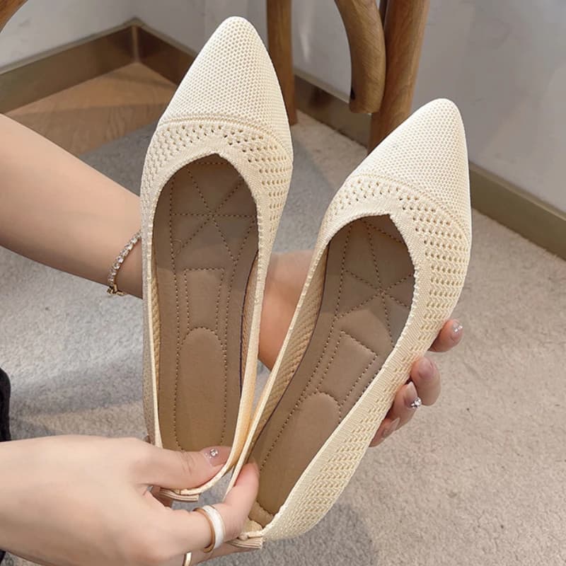 2025 Scarpe basse da donna con punta a punta in tessuto traspirante Scarpe basse primavera estate Suola morbida Slip-on per ragazze Mocassini da guida per passeggiate quotidiane