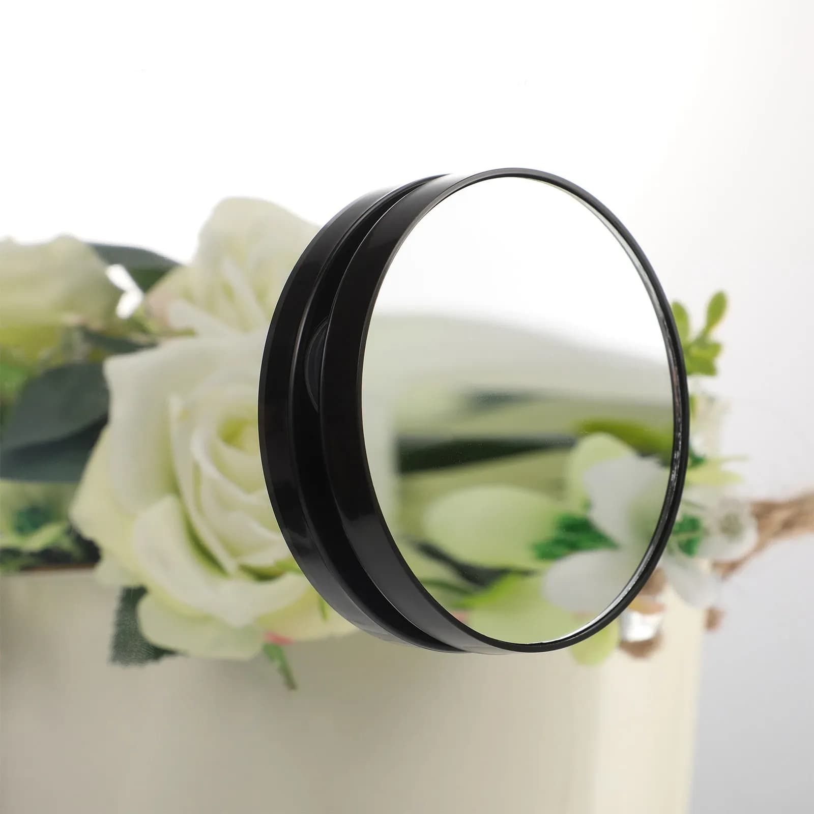 Specchio Ingranditore 5X con Ventosa da 7,5 cm, Compatto e Rotondo, Ideale per Trucco, Rasatura e Lavori di Precisione in Viaggio e Bagno
