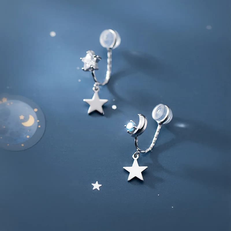 1 paio di orecchini a polsino dell'orecchio della luna della stella placcata in argento orecchini a clip dell'orecchio non penetranti per le donne gioielli della cartilagine finta E1779