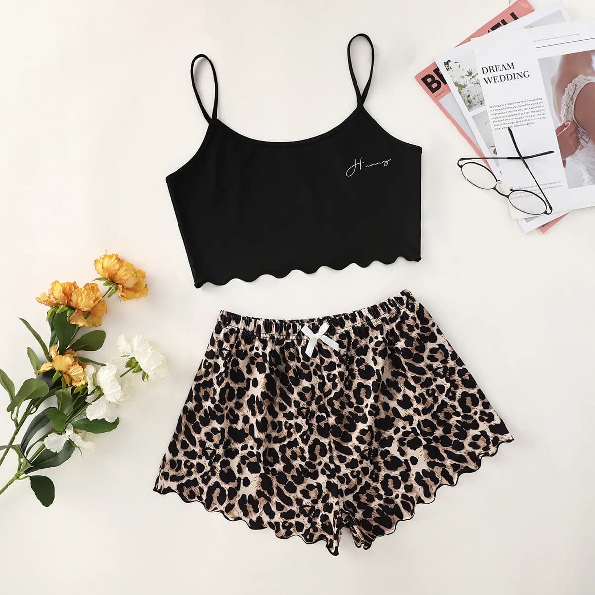 Pigiama da donna nuovo Set Lingerie sexy Stampa leopardata Sling Sleepwear Scollo a V Top senza maniche e pantaloncini Set Pigiama Homewear Hot