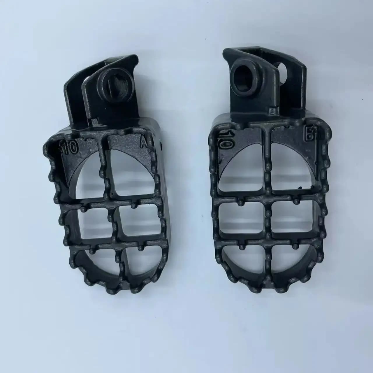 Motorcycle Foot Pegs Rests Footpegs for 1998-2001 400 SC SXC 60 SX LC4 620 SC SUPER MOTO Motorbike Chinese Dirt Pit Bike