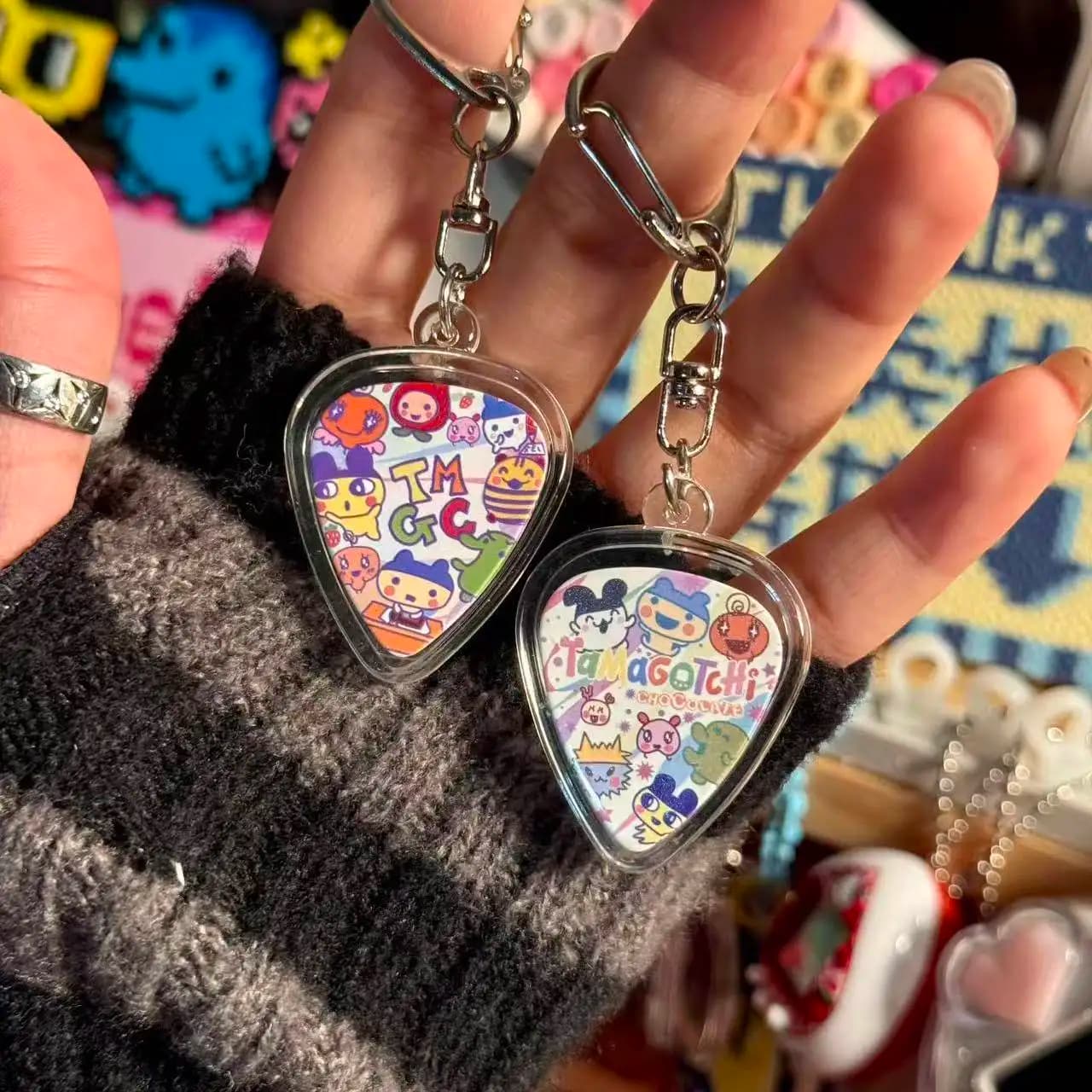 Guitar Pick Reproduction Hand Drawn Pattern Ta Ma Go Tchi Transparent Acrylic Keychain Bag Pendant For Electronic Pet Collectors