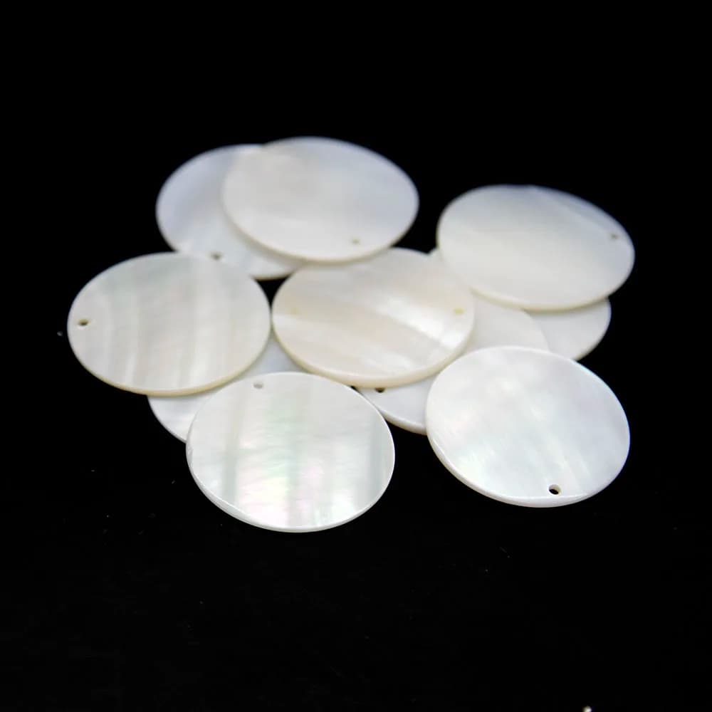 Conchiglia naturale Ciondolo rotondo bianco Conchiglie sciolte per gioielli fai da te Creazione di collane Orecchini Accessori regalo 1 pezzo / 10 pezzi