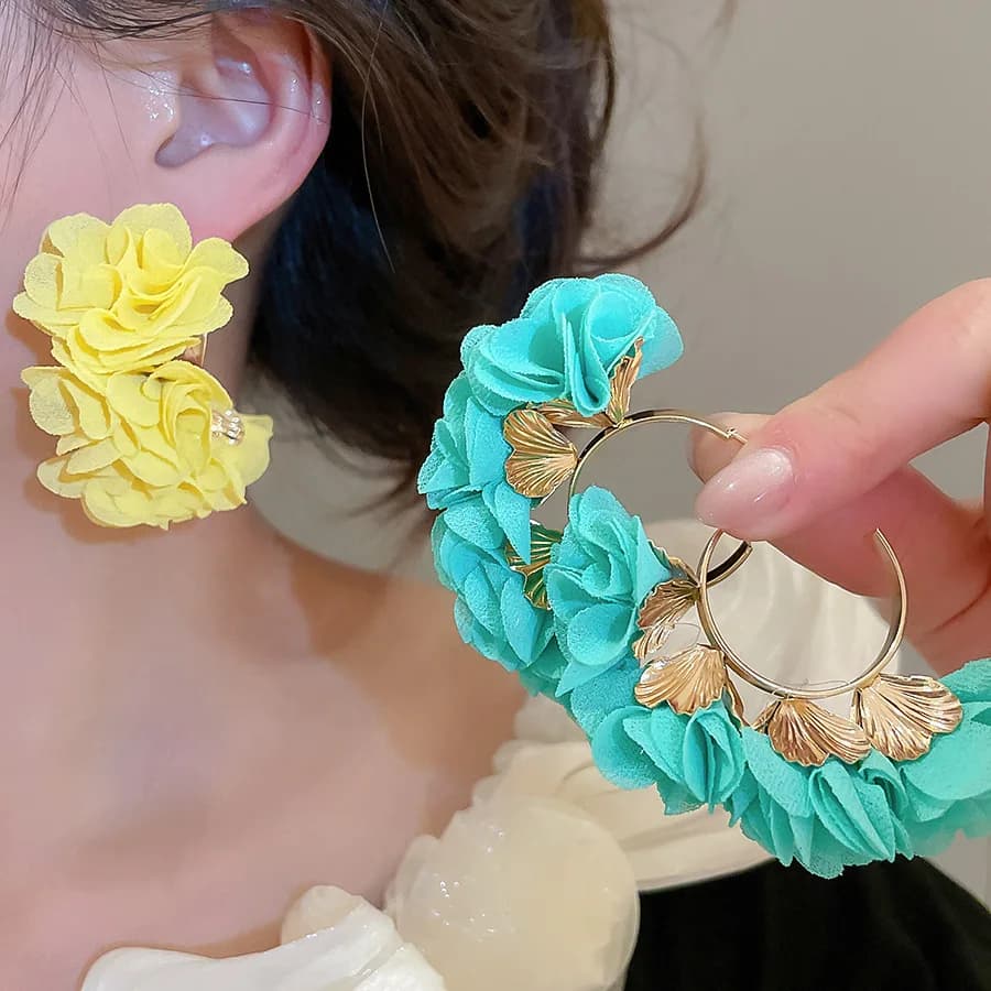 Orecchini a Cerchio con Petali Esagerati per Donne, Orecchini Grandi in Metallo alla Moda, Gioielli per Vacanze al Mare