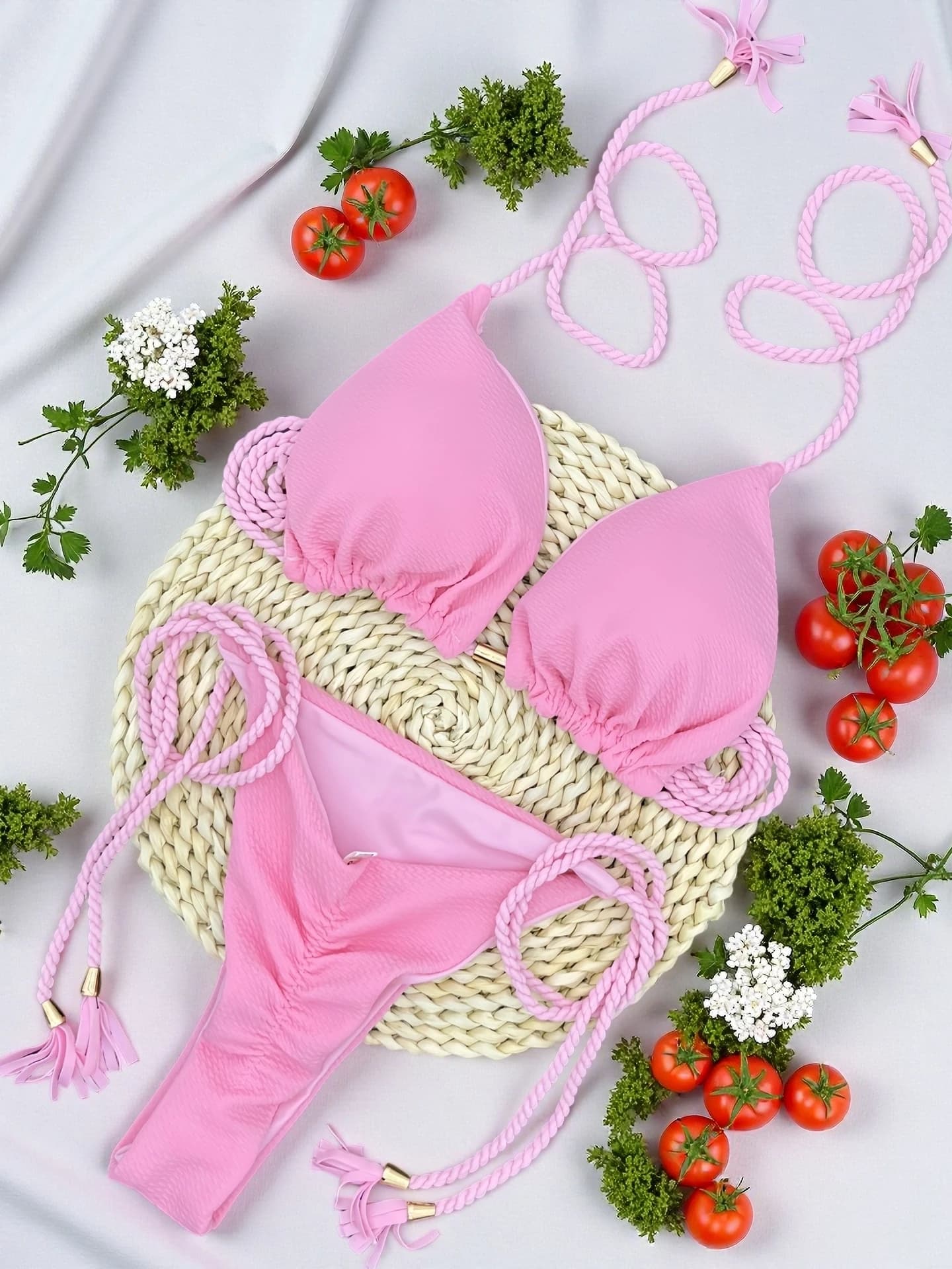 Sexy swimsuit in solid color with special fabric, two-piece bikini with lace braided at the neck, beach clothing.