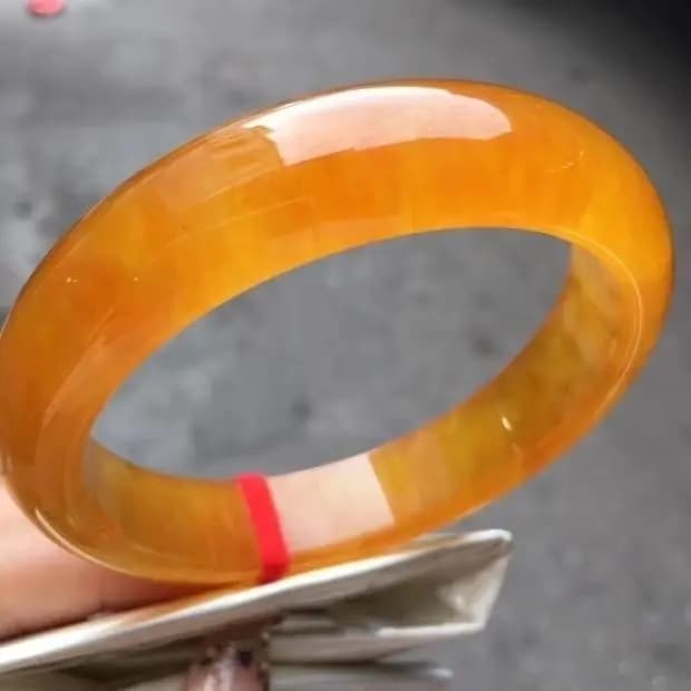 Nuovo braccialetto di giada gialla con semi di ghiaccio color giadeite naturale del Myanmar