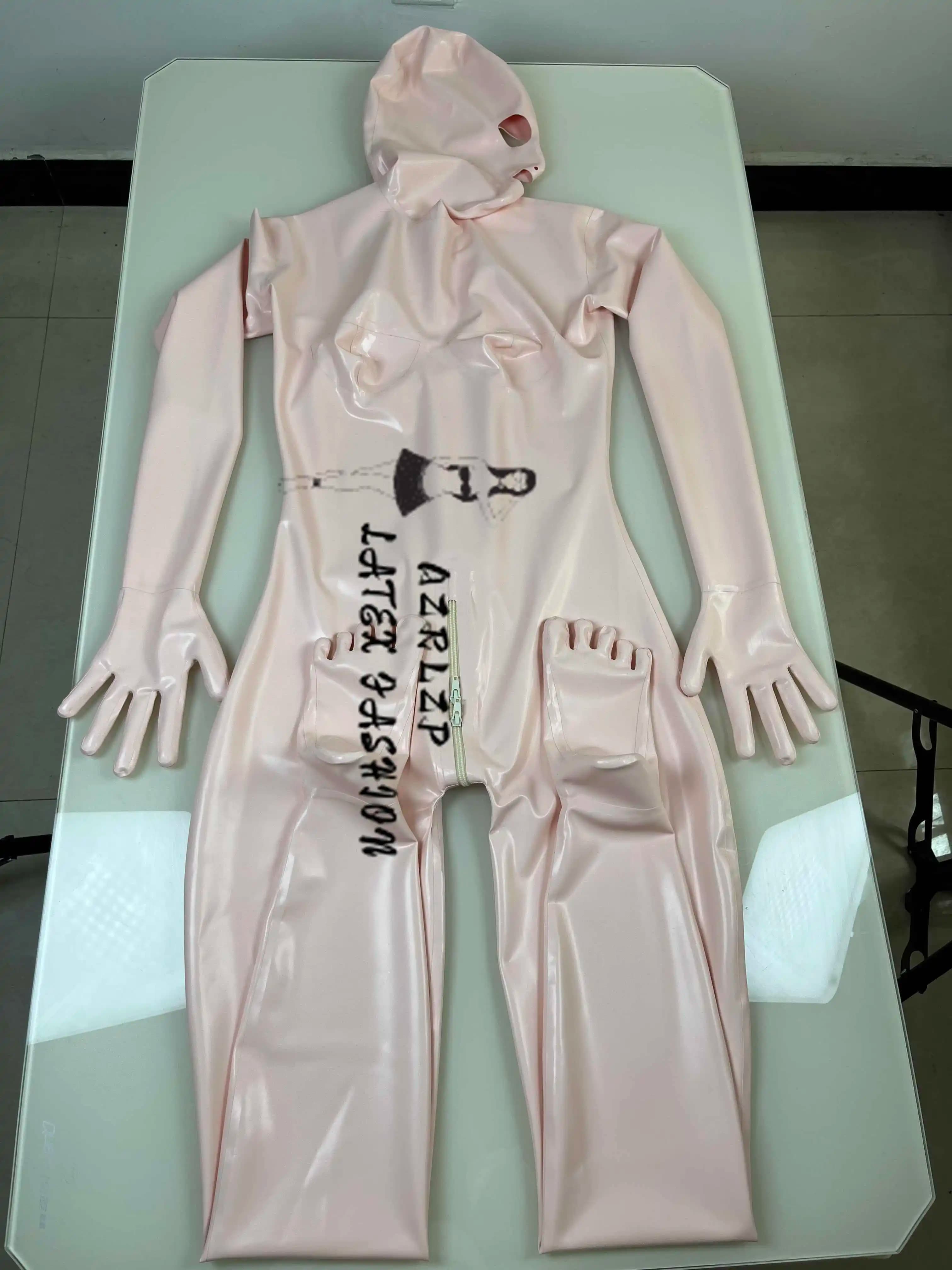 Body in lattice sexy rosa baby unisex Body in gomma con petto 3D, calzini con guanti con cappuccio