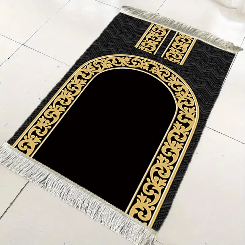 Tappetino da Preghiera VIKAMA Nero e Oro di Lusso Stile Corte con Frange – Tappeto Musulmano per la Preghiera per Casa, Viaggi e Pellegrinaggi Religiosi