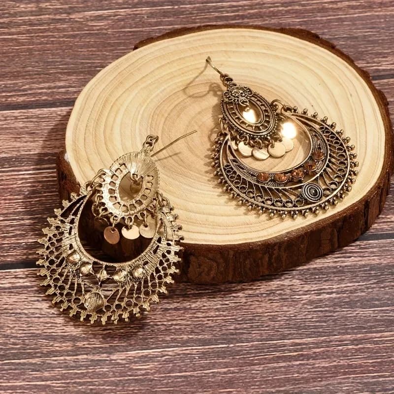 Vintage Antique Gold Bohemian Hollow Crescent Dangle Earrings for Women, Retro Filigree Metal Disc Tassel Drop Earrings, Ethnic Boho Jewelry for Vacation Festival Daily Gift