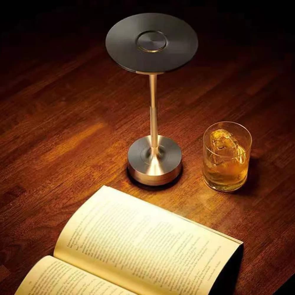 Lampada da Tavolo Creativa in Stile Cinese, USB, Versatile, da Scrivania e Comodino, Luce Notturna Metallica per Protezione degli Occhi, per Interni