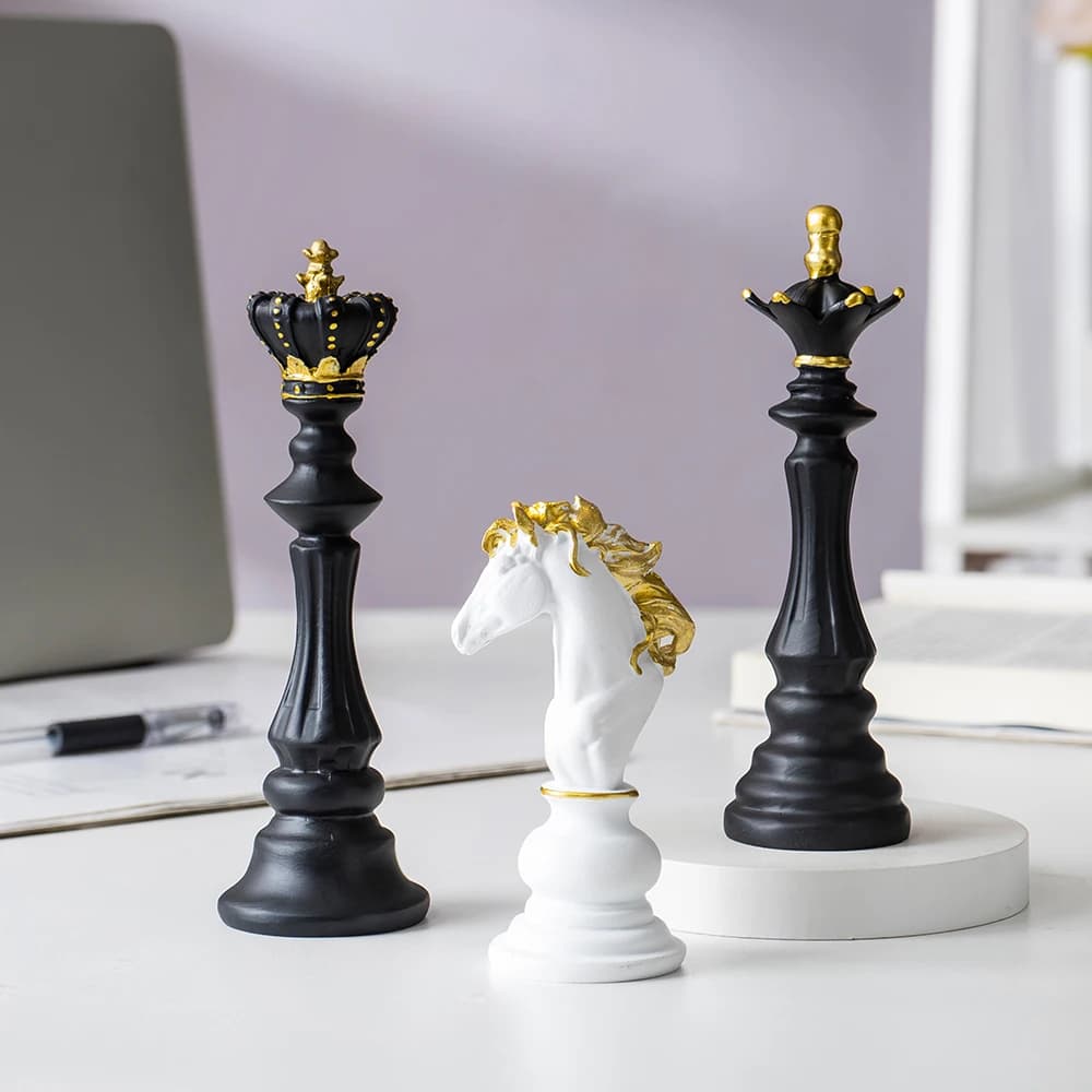 Set di sculture per scacchi Decorazioni Pezzi degli scacchi creativi Re Cavaliere Regina Ornamenti artigianali in resina Articoli per la decorazione della casa Regalo personalizzato