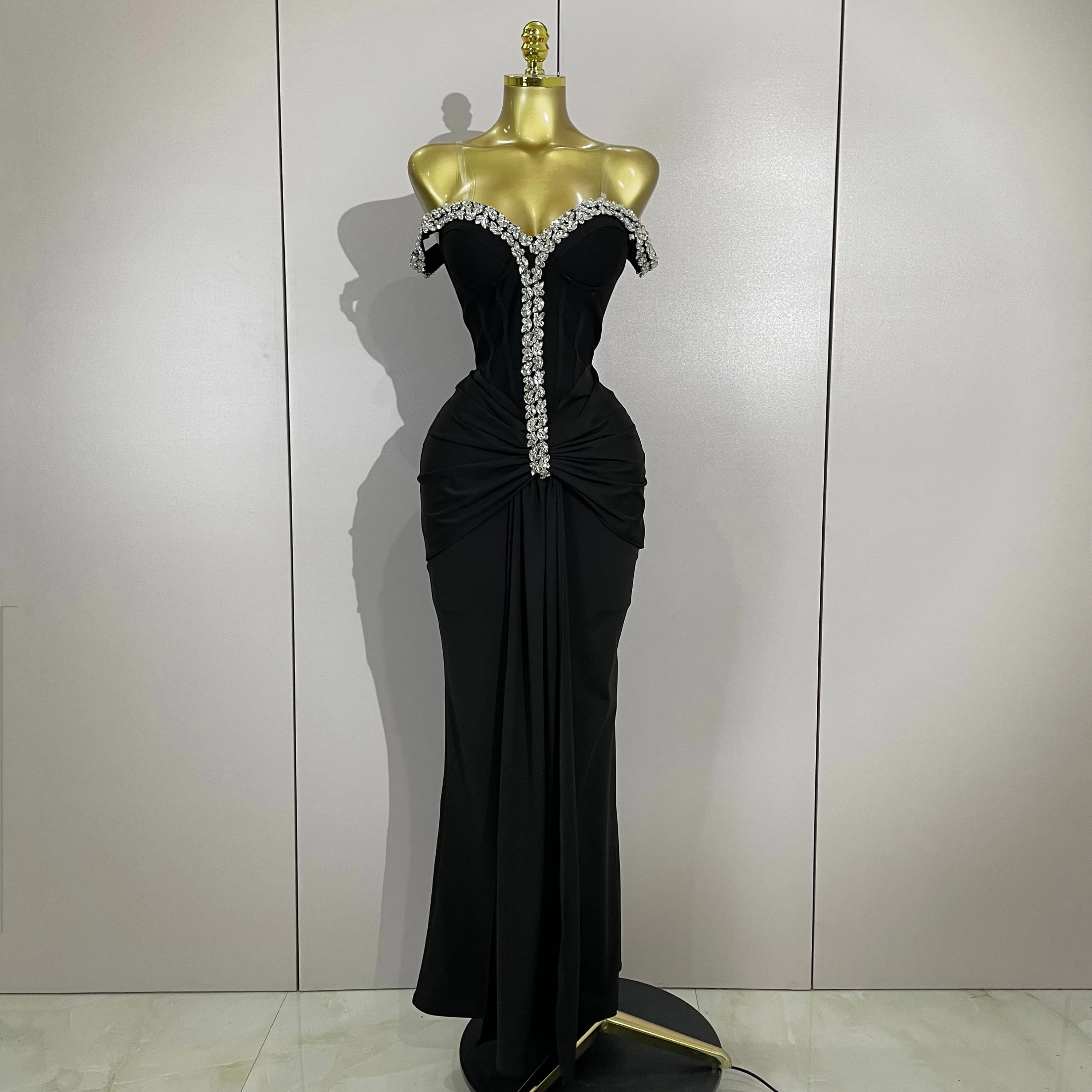 Elegante abito sexy aderente con spalle scoperte e fasciatura lunga da donna, festa da sera, ballo di fine anno, club, compleanno di lusso, abiti da ospite di nozze