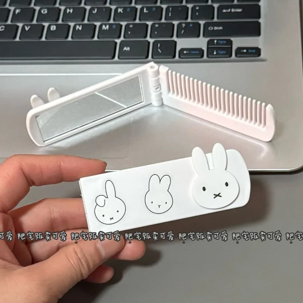 Nuovo Stile Simpatico Specchio Pieghevole 2-in-1 con Pettine Coniglio Miffy, Specchio Portatile per Studenti, Cartone Animato Kawaii, Regalo da Viaggio Quotidiano