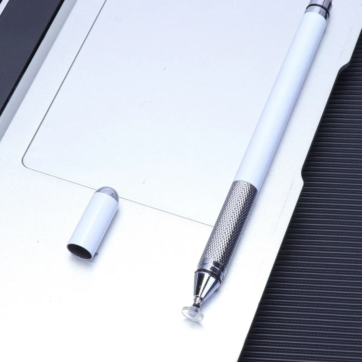Penna Stilo Capacitiva a Doppia Punta in Metallo con Disco Trasparente per Telefono e Tablet, Compatibile con Schermi per Prendere Appunti, Disegnare e Giocare