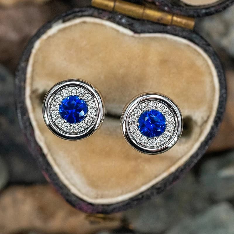 Huitan Dainty Bright Round Blue CZ orecchini a bottone Lady Everyday Jewelry Fashion Versatile accessori Color argento per il fidanzamento