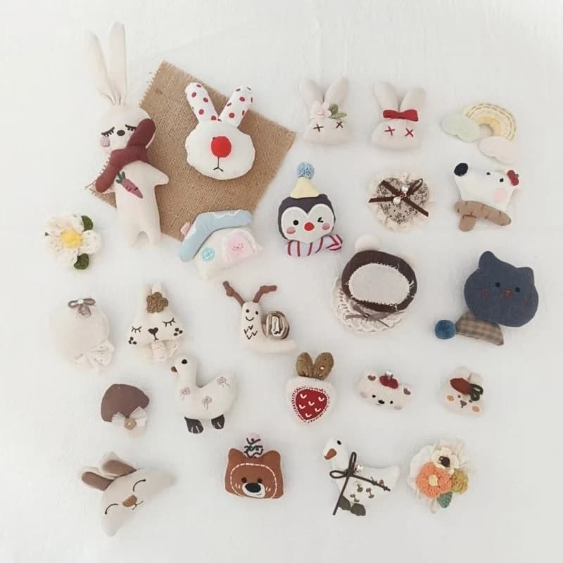 Spilla in tessuto in stile coreano con animali di peluche per bambini, simpatici cartoni animati (Pinguino, Orso, Coniglio), accessorio per abbigliamento e zaino per bambini