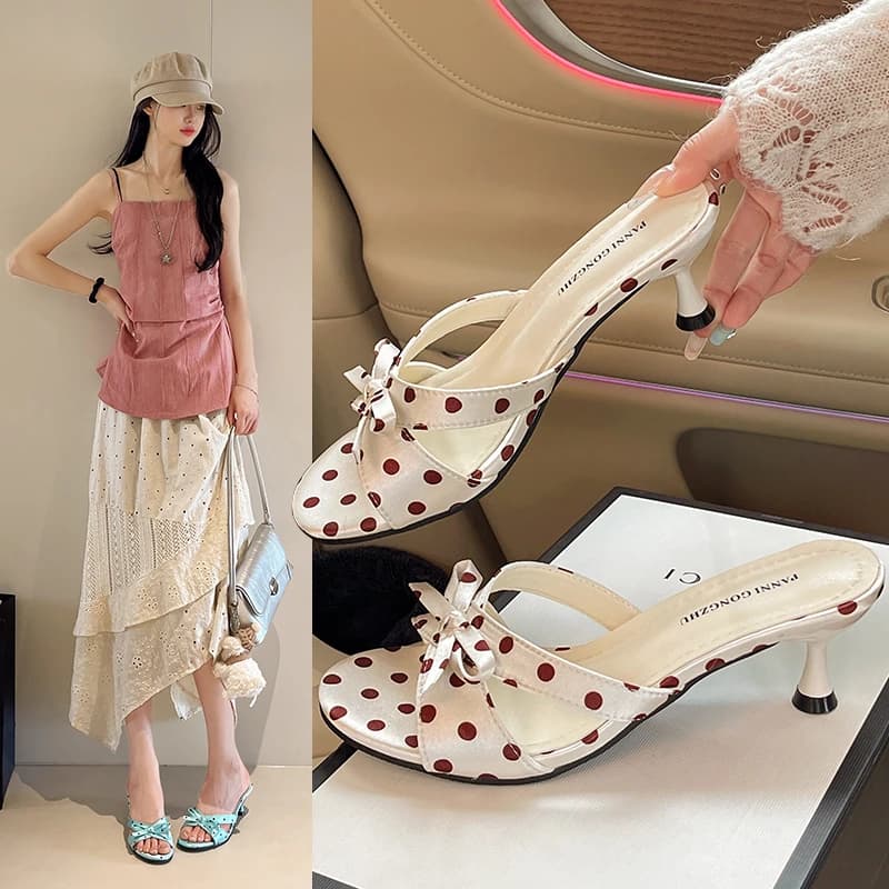 Sandali con tacco sottile a pois alla francese per donna, nuove scarpe slip-on eleganti con tacco alto 2026
