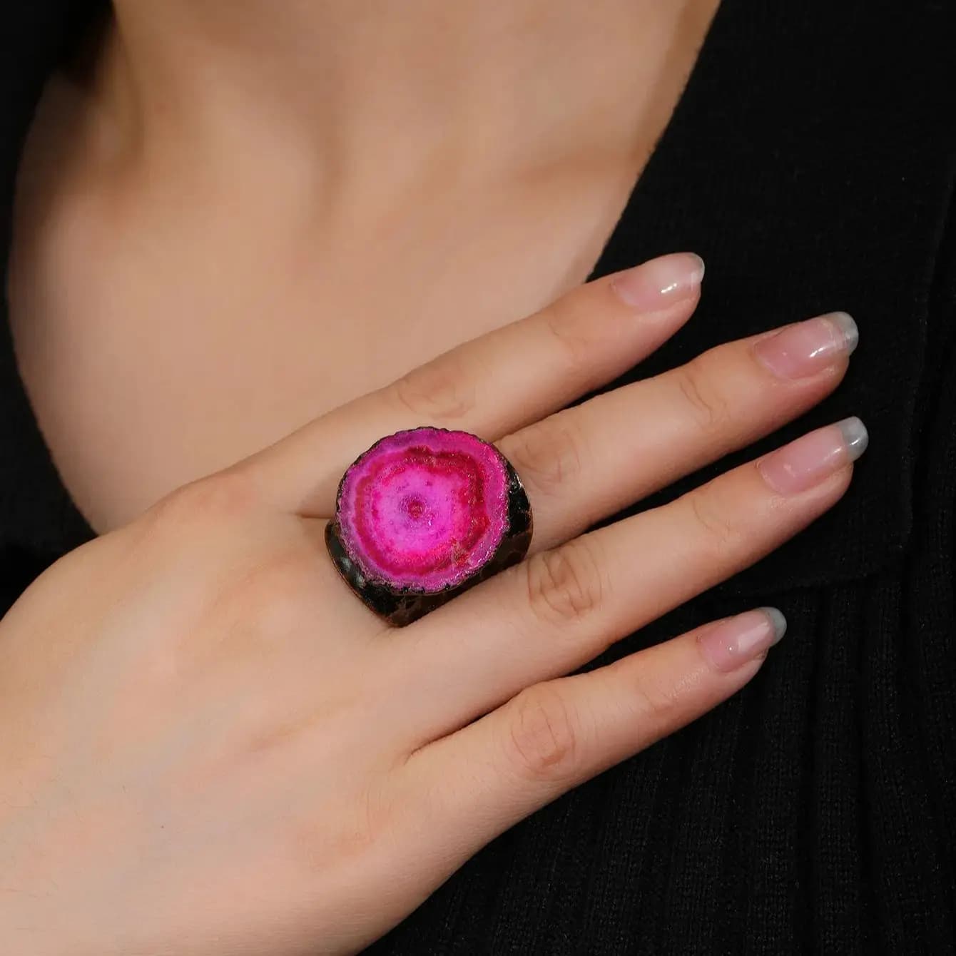YEEVAA speciale anello largo realizzato in agata naturale alla moda rosa rosa colore regolabile anello con polsino abbinato abiti quotidiani