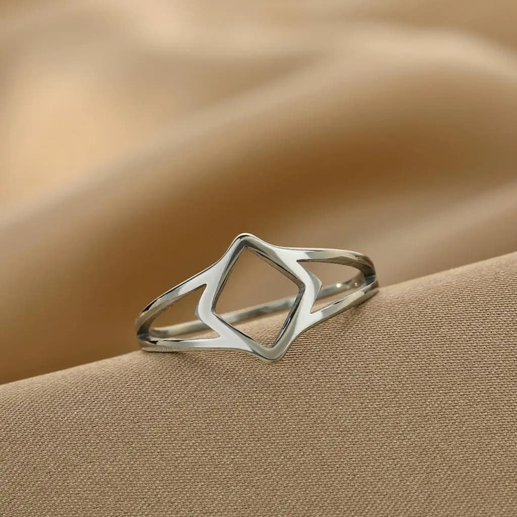 Cxwinde incisione Laser in acciaio inox semplice Hollow Rhombic donne anelli festa di nozze anello gioielli personalizzati regalo di compleanno